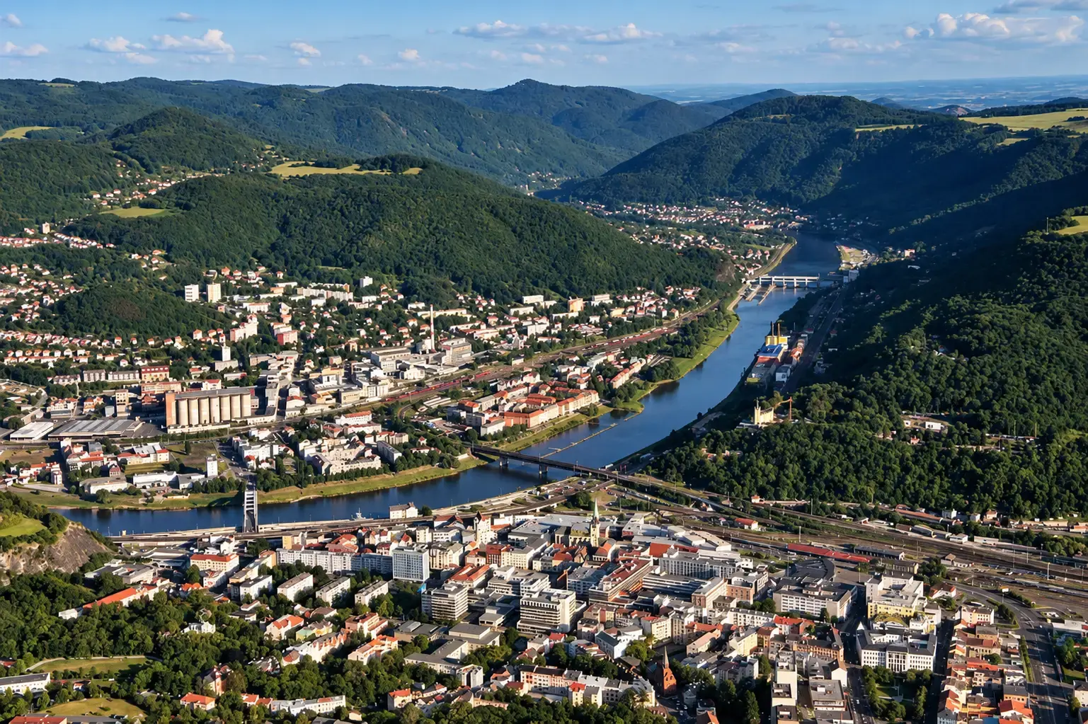 Letecký pohled na město Ústí nad Labem